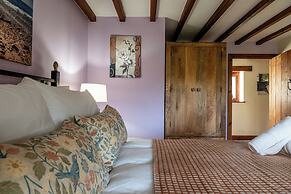 The Threshing Barn-Stunning 5 BD Retreat