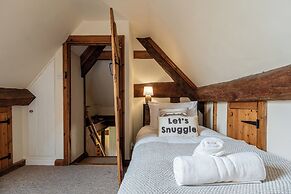 The Threshing Barn-Stunning 5 BD Retreat