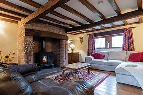 The Threshing Barn-Stunning 5 BD Retreat