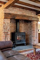 The Threshing Barn-Stunning 5 BD Retreat