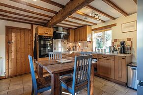 The Threshing Barn-Stunning 5 BD Retreat