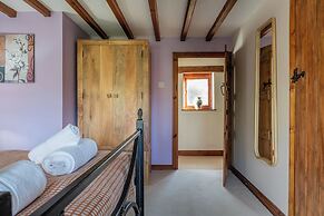 The Threshing Barn-Stunning 5 BD Retreat