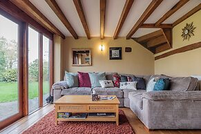 The Threshing Barn-Stunning 5 BD Retreat