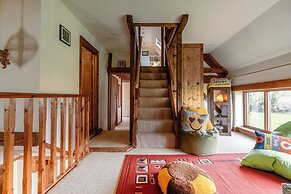 The Threshing Barn-Stunning 5 BD Retreat