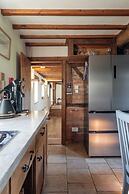 The Threshing Barn-Stunning 5 BD Retreat