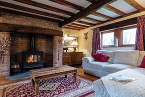 The Threshing Barn-Stunning 5 BD Retreat