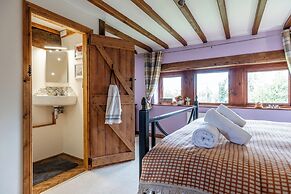 The Threshing Barn-Stunning 5 BD Retreat