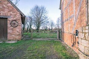 The Threshing Barn-Stunning 5 BD Retreat