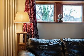 The Threshing Barn-Stunning 5 BD Retreat