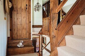 The Threshing Barn-Stunning 5 BD Retreat