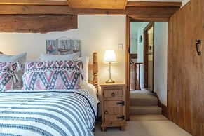 The Threshing Barn-Stunning 5 BD Retreat