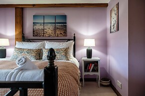 The Threshing Barn-Stunning 5 BD Retreat