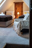 The Threshing Barn-Stunning 5 BD Retreat