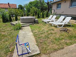 Vila Nera Banstol Cottage