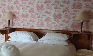 The Thatched Cottage Inn