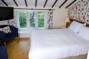 The Thatched Cottage Inn