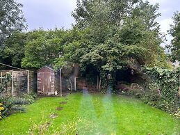 6guests-parking-petsok-familyfriendly-garden