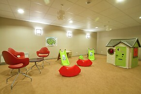 Alpine Escape Near Slopes