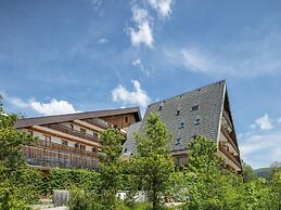 Alpine Escape Near Slopes