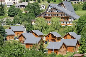 Alpine Escape Near Slopes