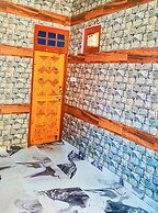 Chalo Challal Hotel & Cafe