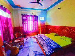 Chalo Challal Hotel & Cafe