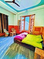 Chalo Challal Hotel & Cafe