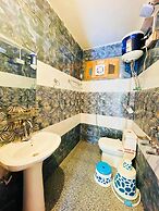 Chalo Challal Hotel & Cafe