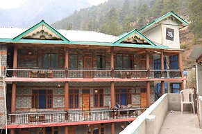 Chalo Challal Hotel & Cafe