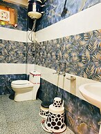 Chalo Challal Hotel & Cafe