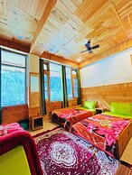 Chalo Challal Hotel & Cafe