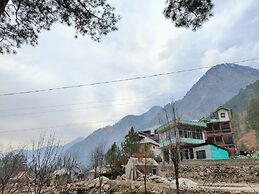 Chalo Challal Hotel & Cafe