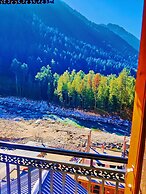 Chalo Challal Hotel & Cafe