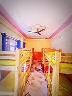 Chalo Challal Hotel & Cafe