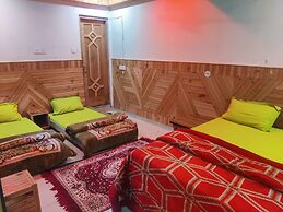 Chalo Challal Hotel & Cafe