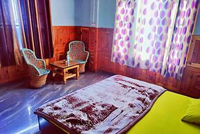 Chalo Challal Hotel & Cafe