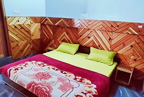 Chalo Challal Hotel & Cafe