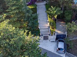 Villa Nada - Unique and Artistic