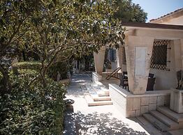 Villa Nada - Unique and Artistic