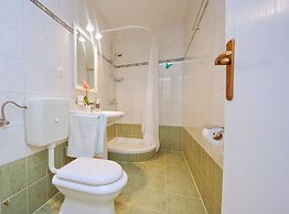 Seafront Apartments Deveron