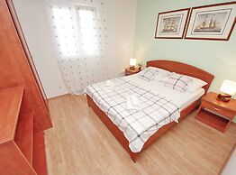 Seafront Apartments Deveron