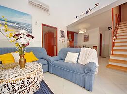 Seafront Apartments Deveron