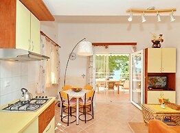 Seafront Apartments Deveron