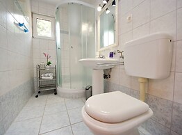 Seafront Apartments Deveron