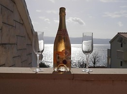 Dugi Rat Seaside Apartments