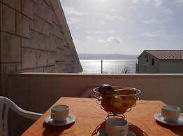 Dugi Rat Seaside Apartments