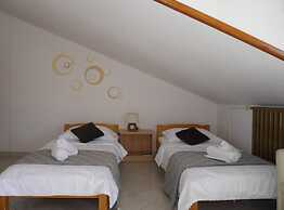 Dugi Rat Seaside Apartments