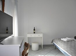 Dugi Rat Seaside Apartments