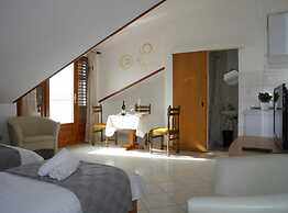 Dugi Rat Seaside Apartments