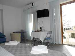 Dugi Rat Seaside Apartments